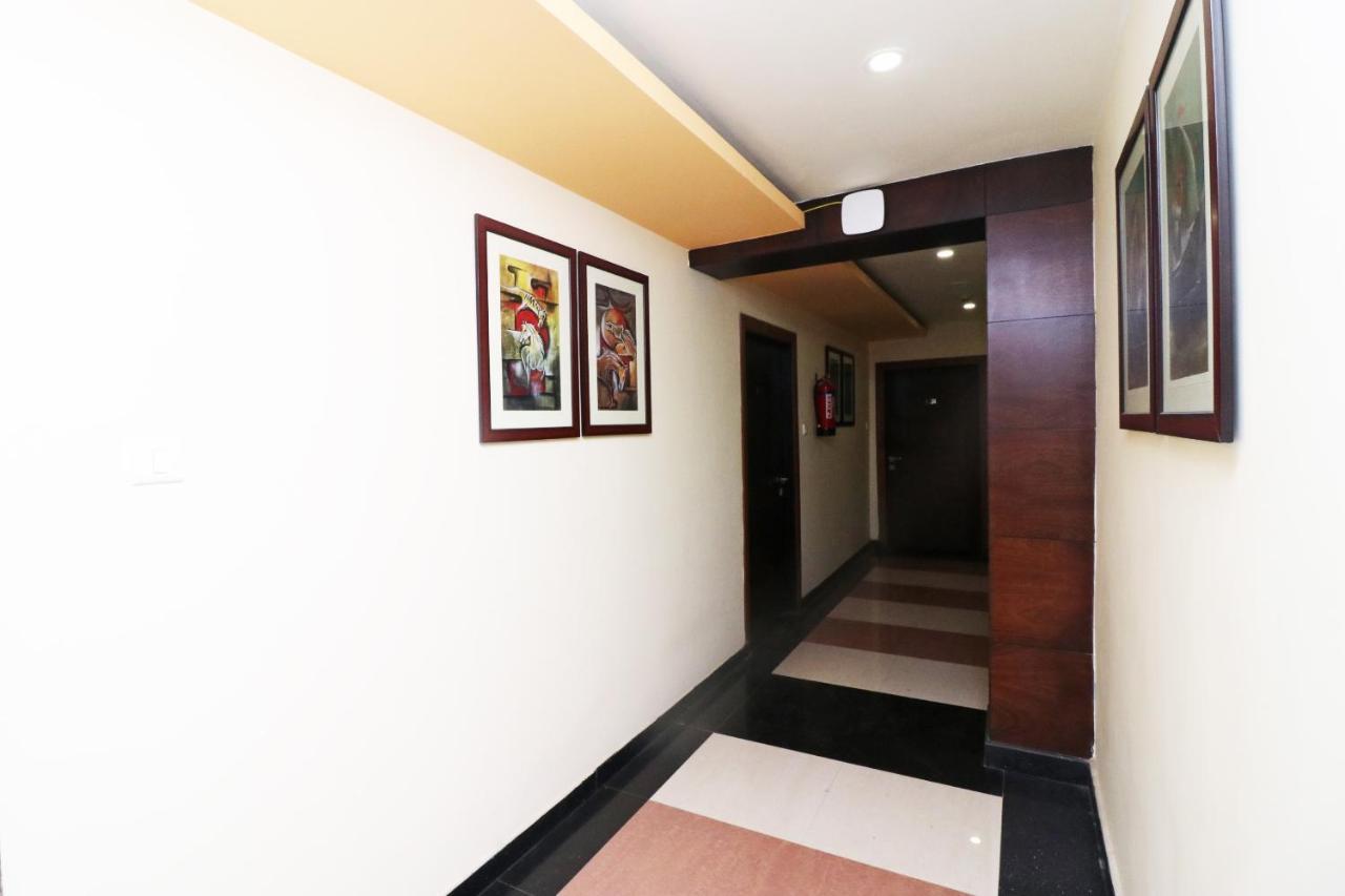 Capital O 40848 Hotel Mirabel Kupand Bagian luar foto