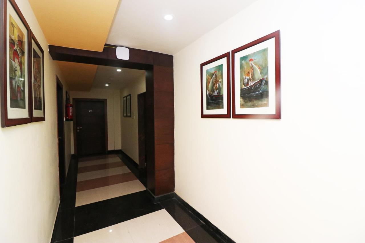 Capital O 40848 Hotel Mirabel Kupand Bagian luar foto