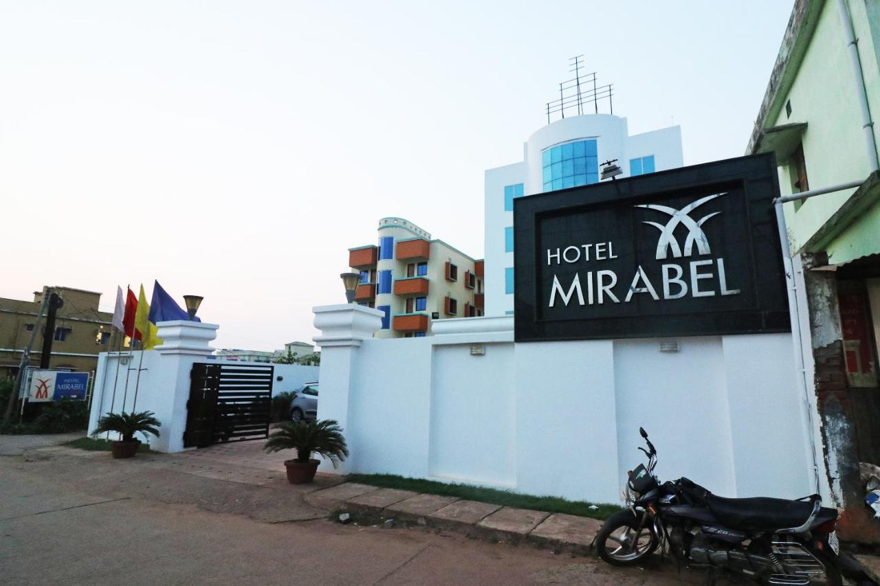 Capital O 40848 Hotel Mirabel Kupand Bagian luar foto